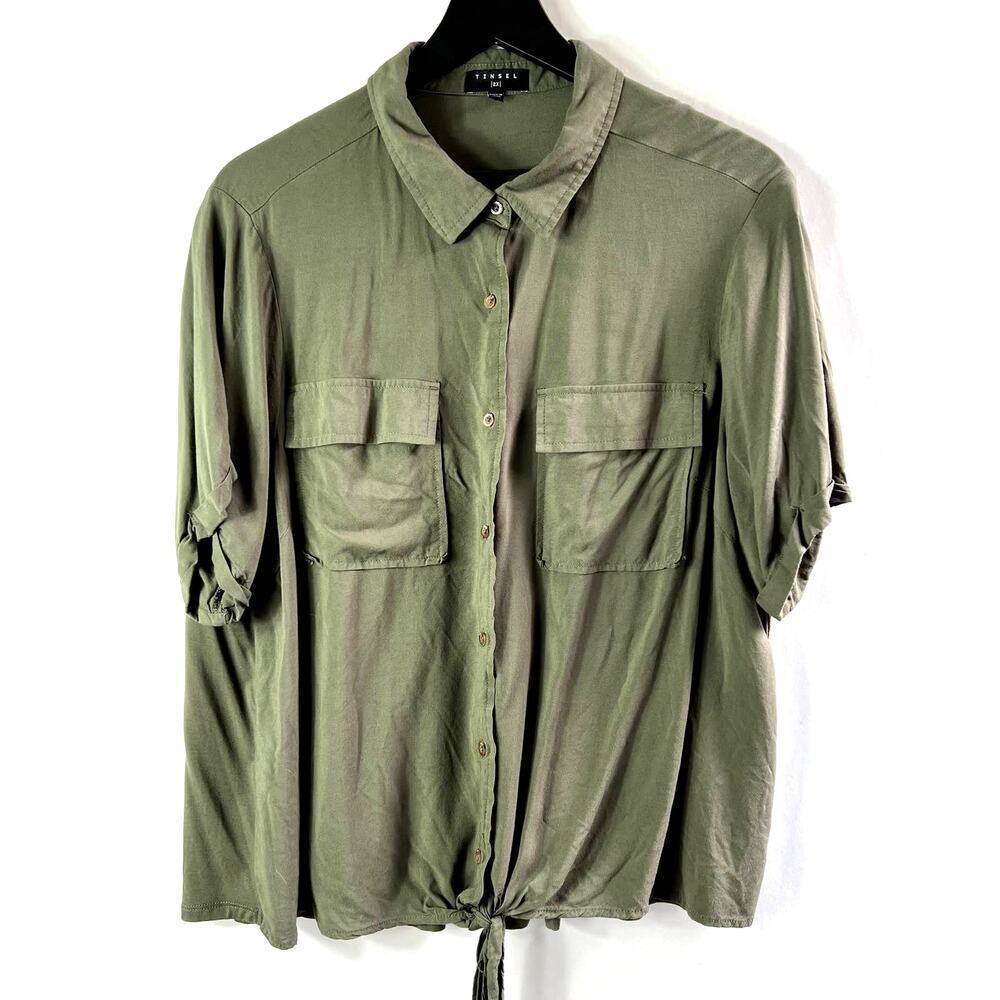 Tinsel Green Short Sleeve, Collared, Button Down Blouse Size‎ 2X